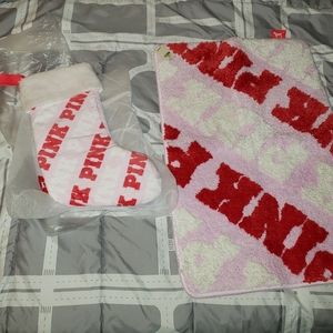 🚫sold🚫NWT VS PINK stocking and bath mat